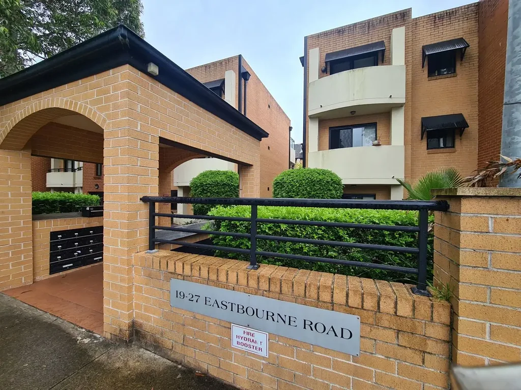 Discover this charming 2-bedroom apartment