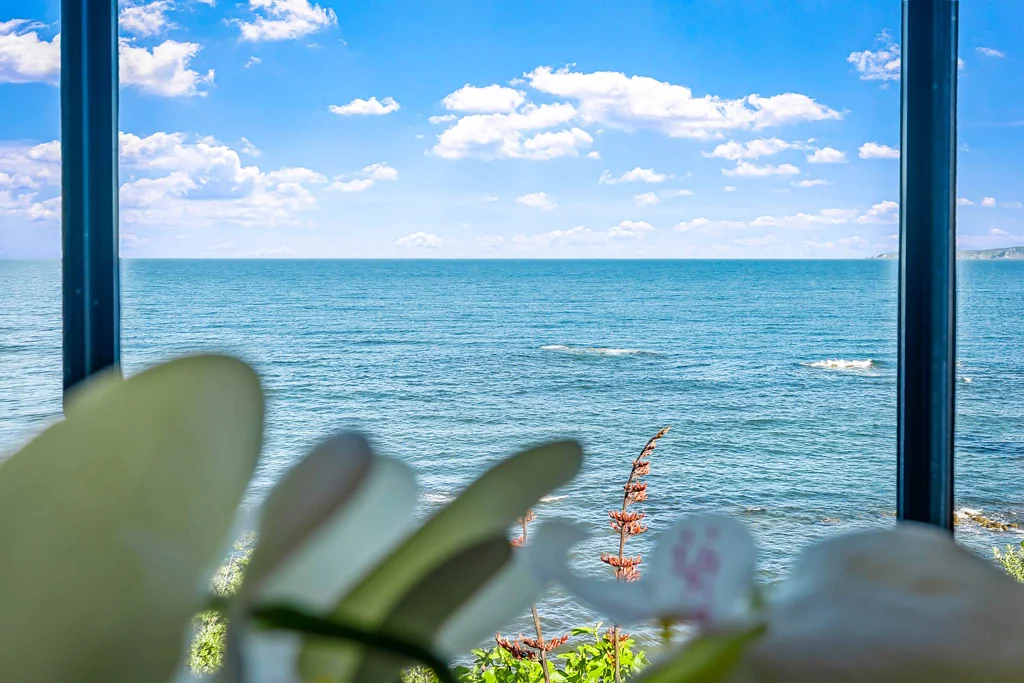 Leigh 4ห้องนอน An Exceptional Waterfront Opportunity