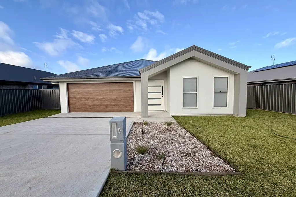 BRAND NEW, SPACIOUS & READY FOR YOU!