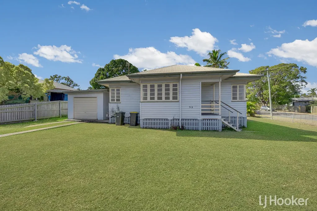 Barney Point 3Habitaciones First Time Offered in 46 Years - A Rare Renovator's Opportunity