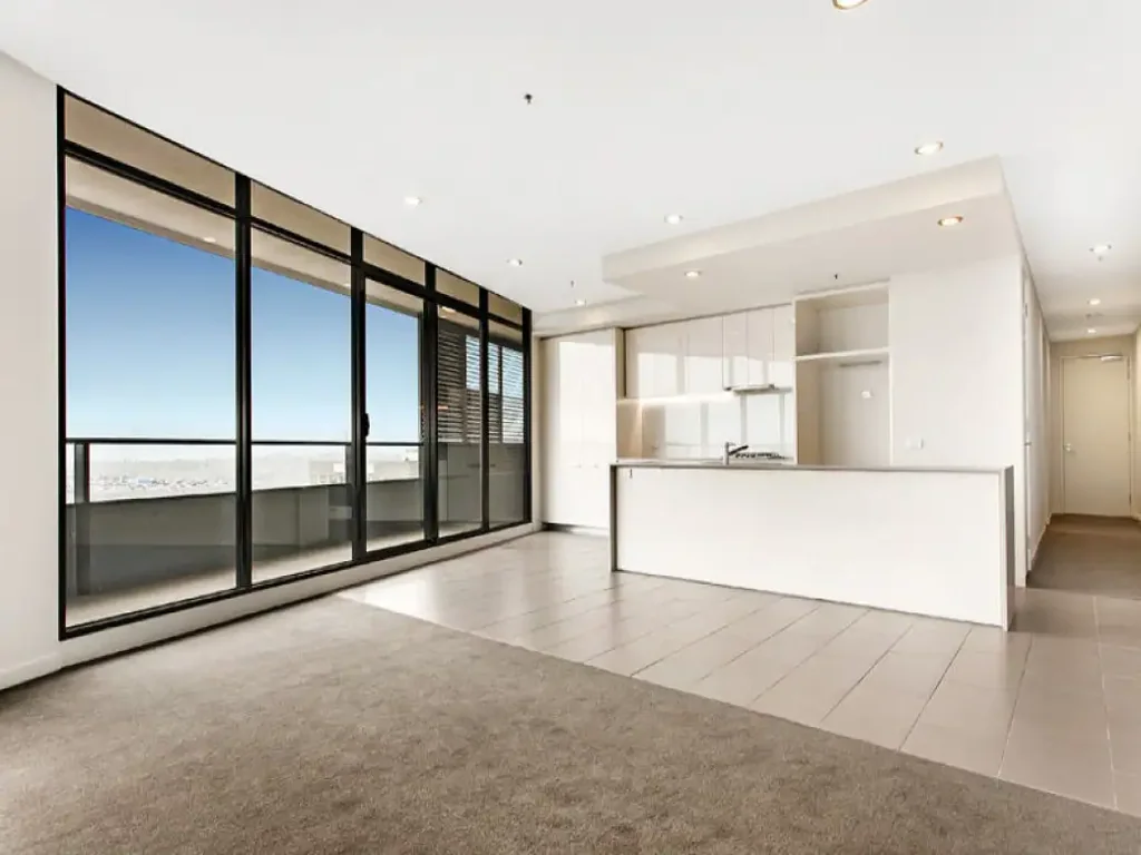 Corner apartment - 2 bed, 2 bath, 2 cars