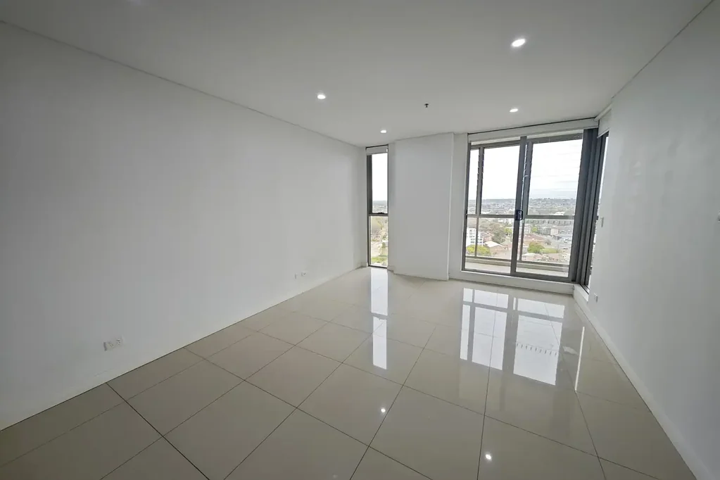 Modern 2-Bedroom + Study room  FOR LEASE