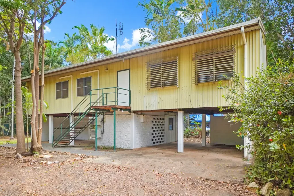 Ludmilla 3 Slaapkamer Elevated Tropical Living