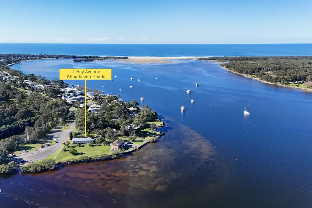 Shoalhaven Heads 2Zimmer Blank Waterfront Canvas - The Owner Says SELL!