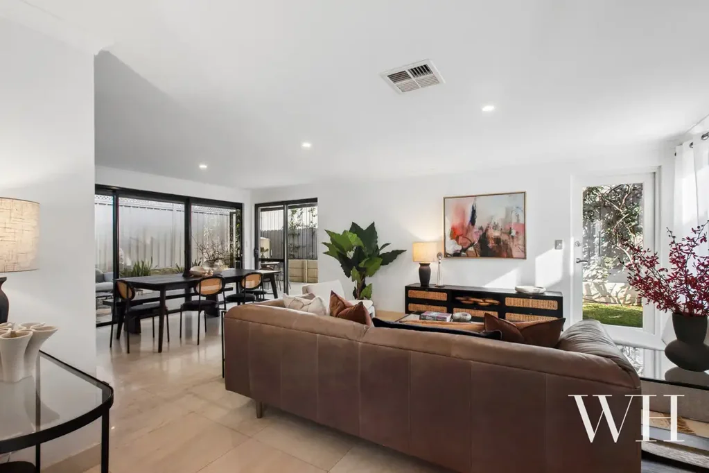 Fremantle 3房  Spacious Double-Storey Living with Style, Comfort & Space