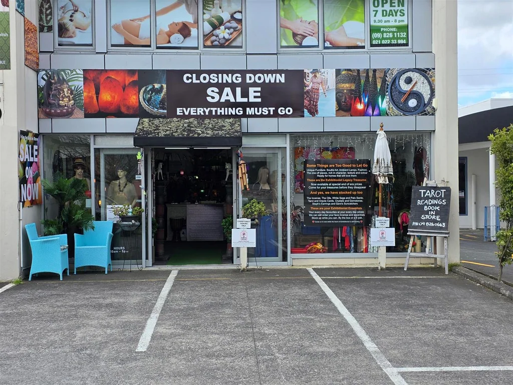 New Lynn Stunning Retail Showroom in Great Central Location.