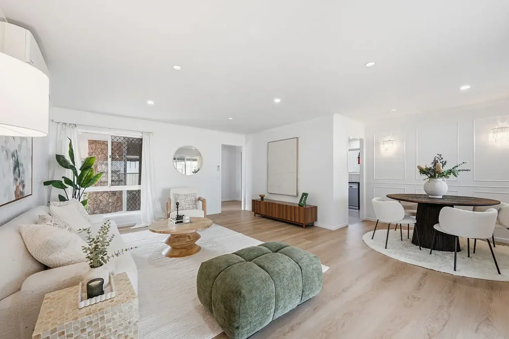 Algester 3Phòng ngủ AUCTION IF NOT SOLD PRIOR - Fully Renovated Home in a Family-Friendly Algester Neighbourhood