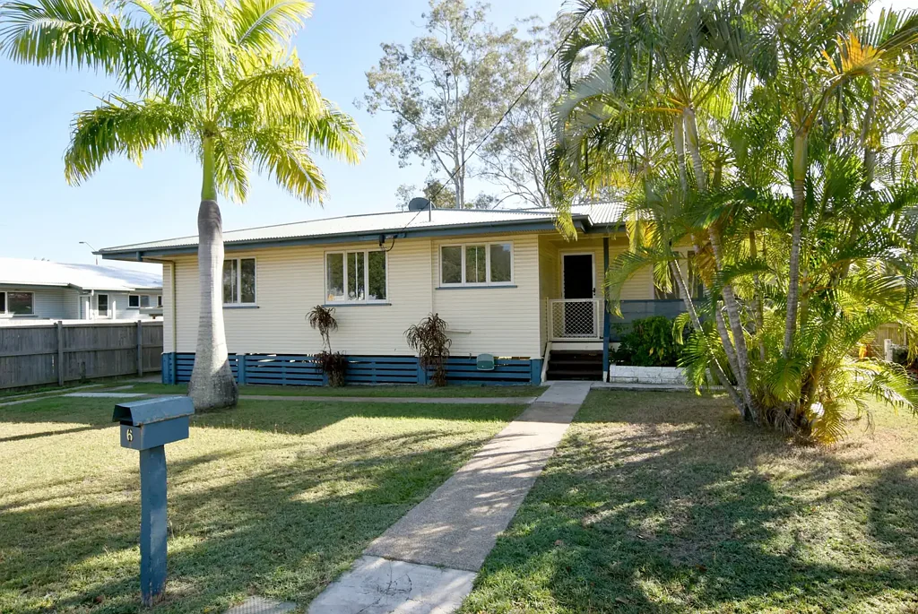 6 HERBERTSON STREET - WHERE MODERN COMFORT MEETS CENTRAL CONVENIENCE