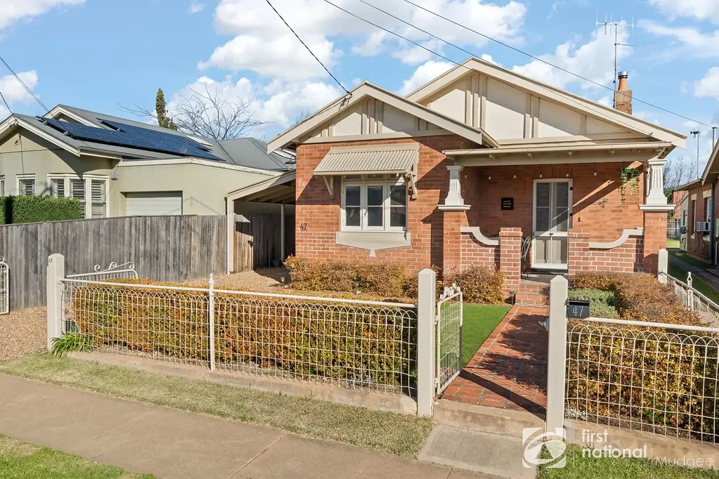 47 Gladstone Street, Mudgee, NSW 2850, 3 Bedrooms, 2 Bathrooms, House