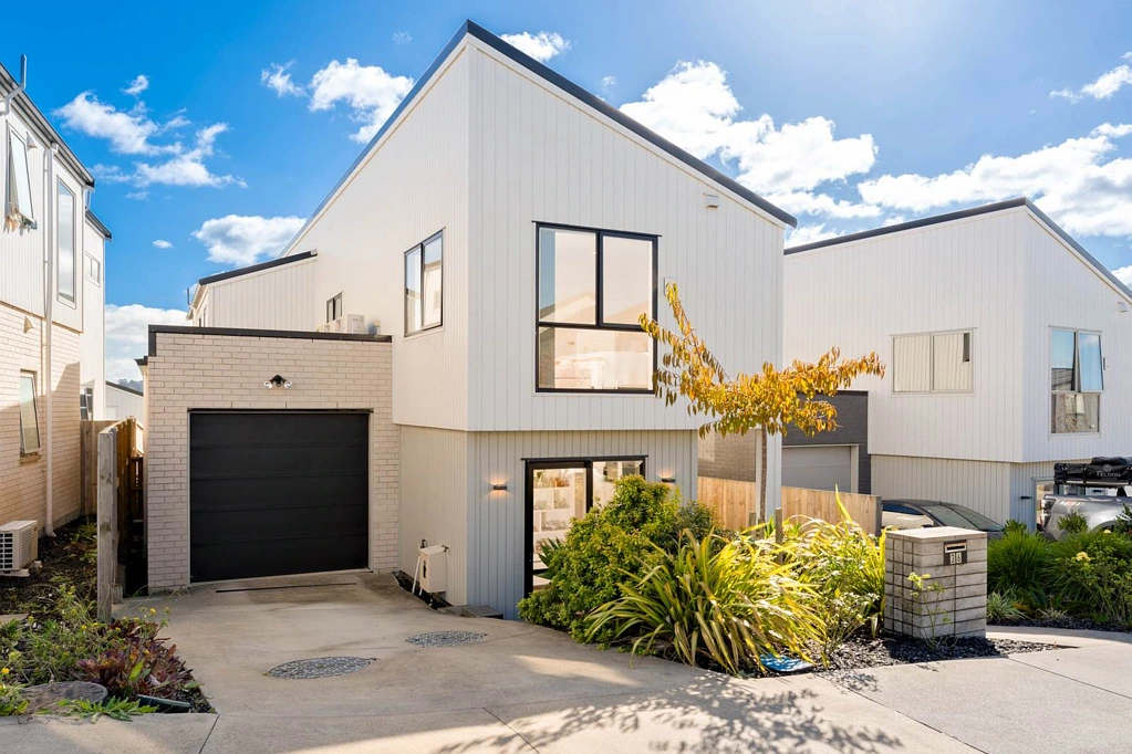Silverdale 5房  Modern Family Living with Space, Style & Comfort