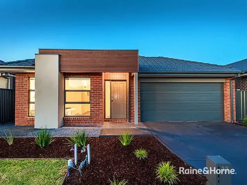 Stunning 4 Bedroom House in Cranbourne East!