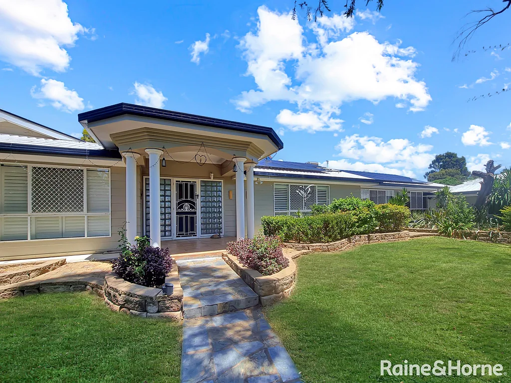 Dalby 5 Bedroom Large Family Home In Great Location..