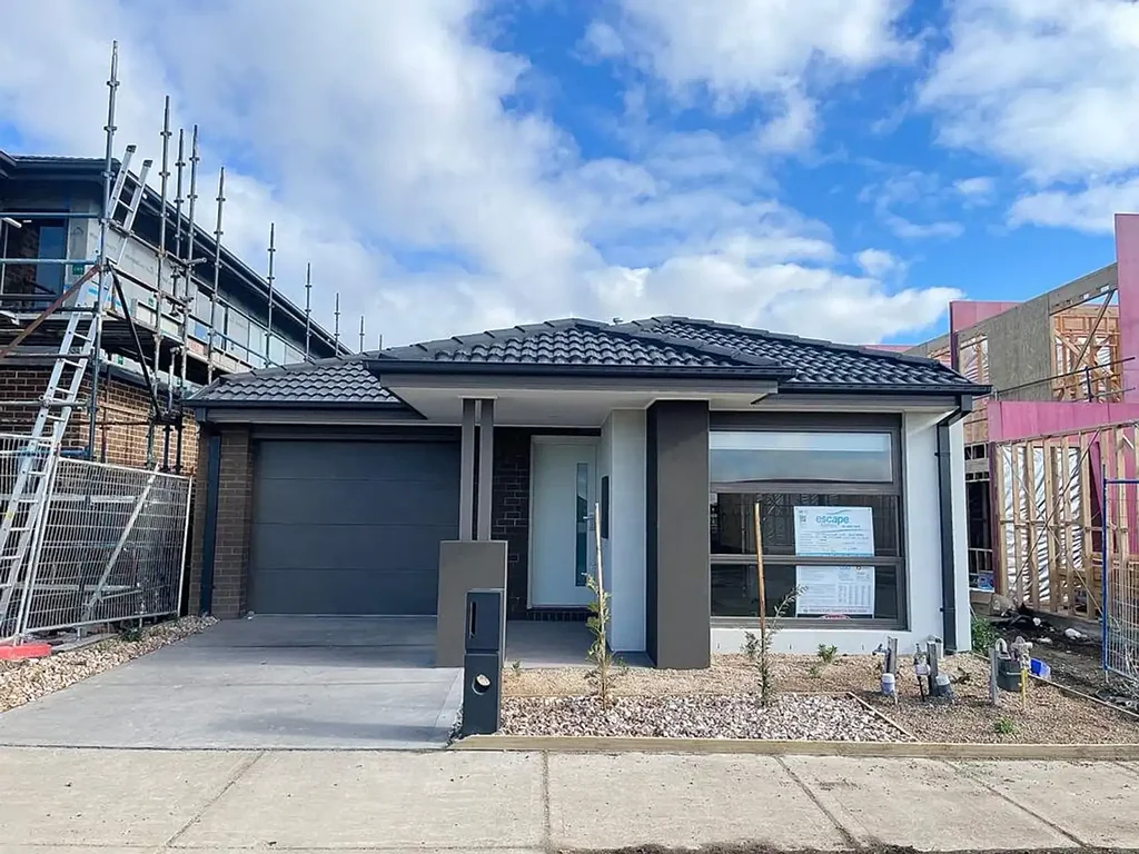 Modern House For Lease