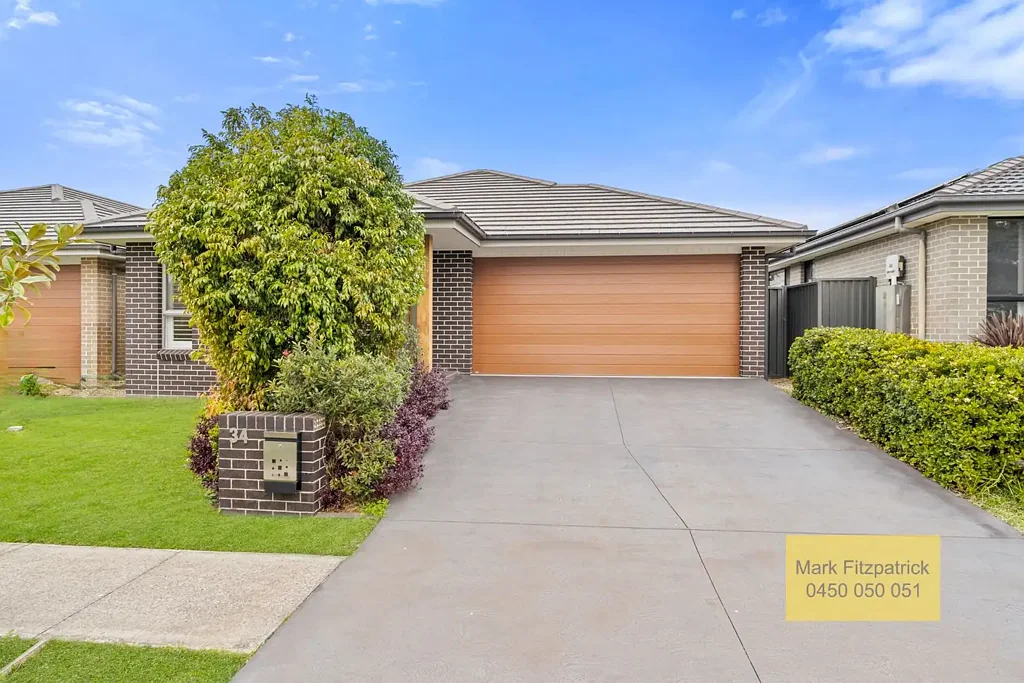 34 Kookaburra Drive, Gregory Hills, NSW 2557