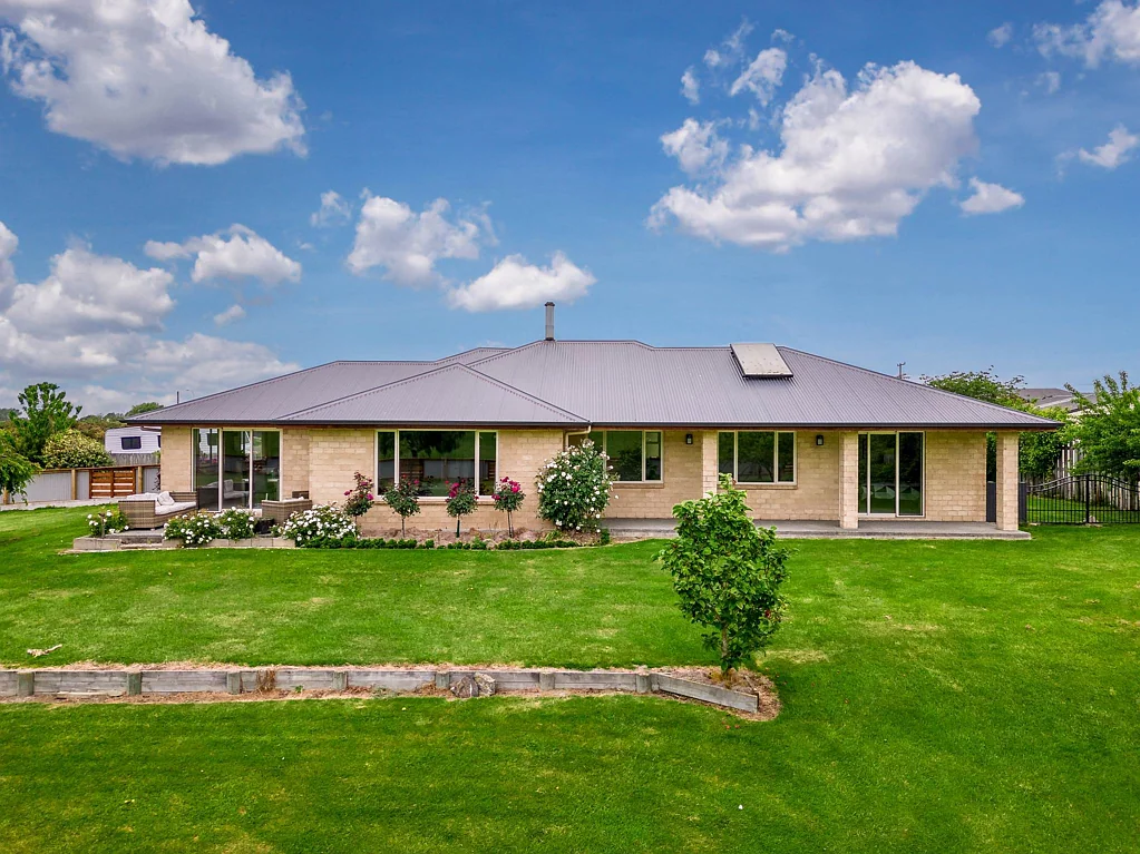 Waimate 4침실 Sweeping views with space to grow