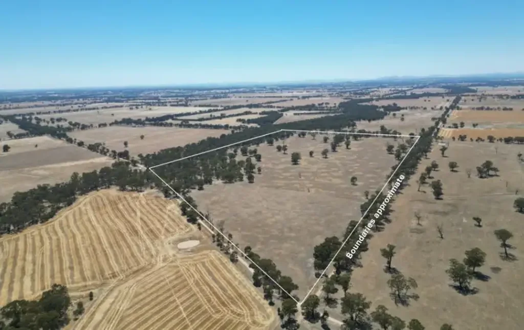 Norong  Natural Beauty with Black Dog Creek – Norong, Victoria