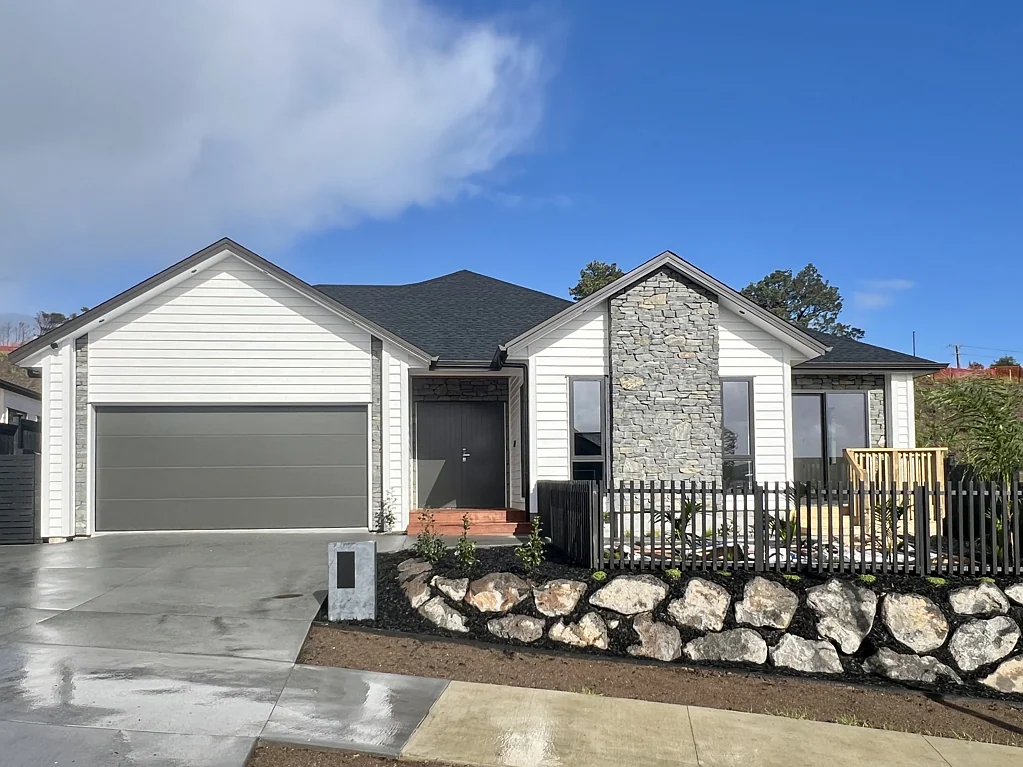 Millwater 5chambre Warm & Versatile Family Home with Granny Potential
