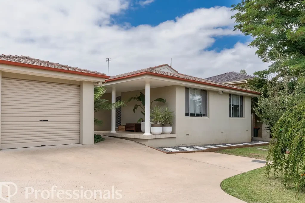25 Burreburry Crescent, Orange, NSW 2800