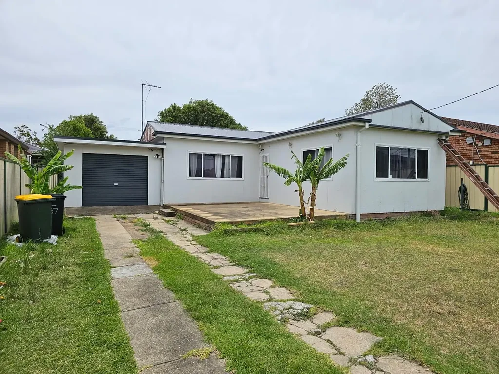 Spacious 2-Bedroom Family Home in Doonside