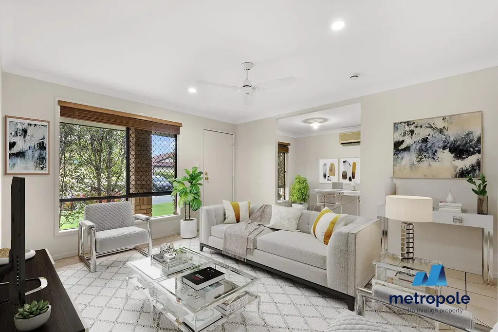 FAMILY HOME WITH EXTRA LIVING AREAS & OFFICE