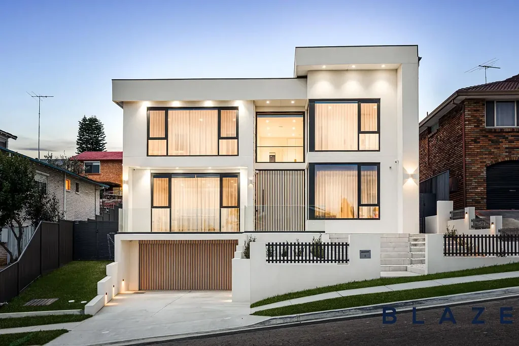 Bossley Park 5房 高端新宅 554㎡全幅地 五卧奢主卧 三浴精装 开敞厨餐 加热泳池 双车库 电梯私享 Open Homes | Thu & Sat