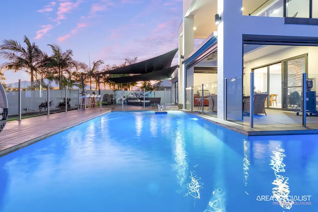 Jacobs Well 5chambre Exquisite Waterfront Sanctuary | Your Dream Home Awaits