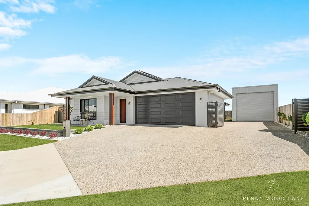 Shoal Point 4房  Near-New Coastal Living with Shed & Solar