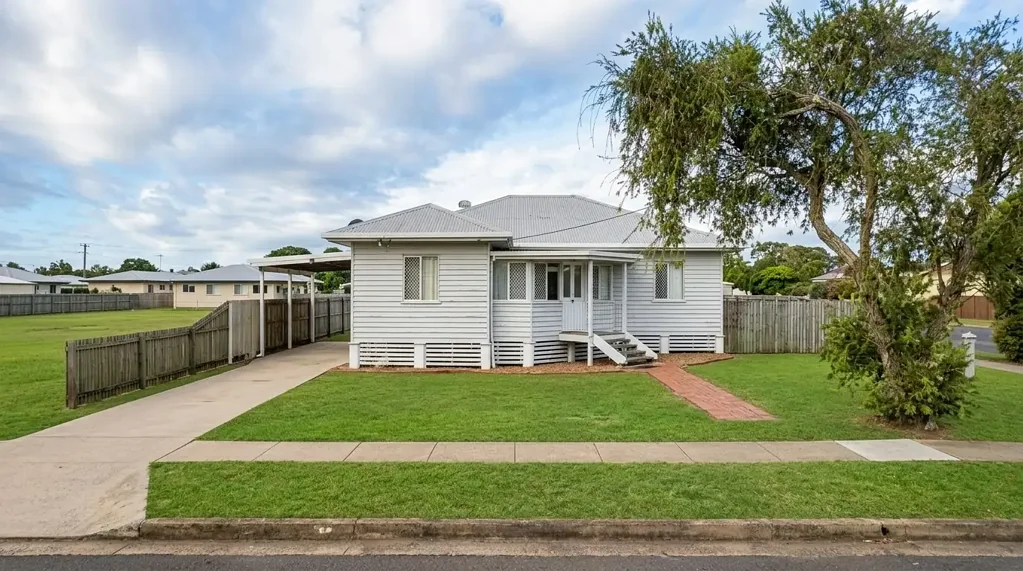 Comfortable Living in a Convenient Kepnock Location