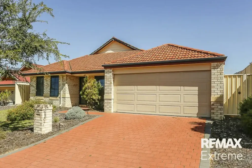HUGE FAMILY HOME! EASY MAINTENANCE!