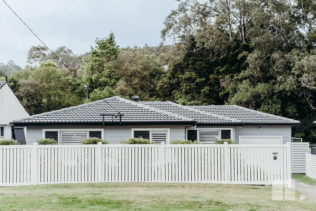 25 Kirkdale Drive, Kotara South, NSW 2289