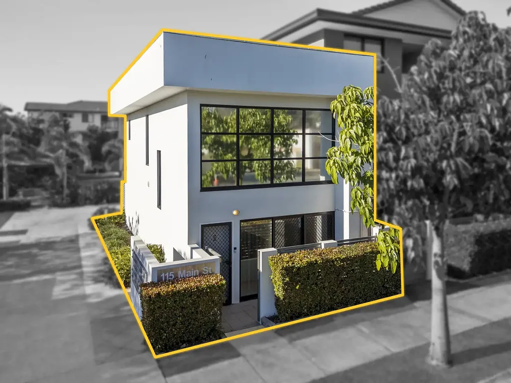 Beenleigh 2 Slaapkamer Beenleigh's Best Kept Secret on Main Street. Architectural Touches, Dedicated Two Car Parking