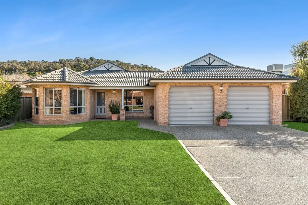 East Albury 4कमरा Resort style living a stones throw from the CBD