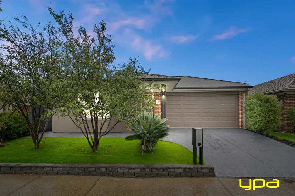 20 Riverstone Boulevard, Clyde North, VIC 3978