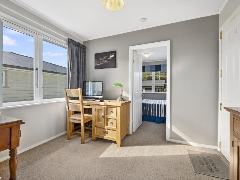 16 Pinehaven Road, Pinehaven, Upper Hutt, 3房, 0浴