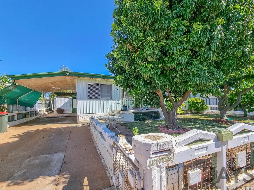 Mount Isa 3ਬੈੱਡਰੂਮ Renovators wanted!