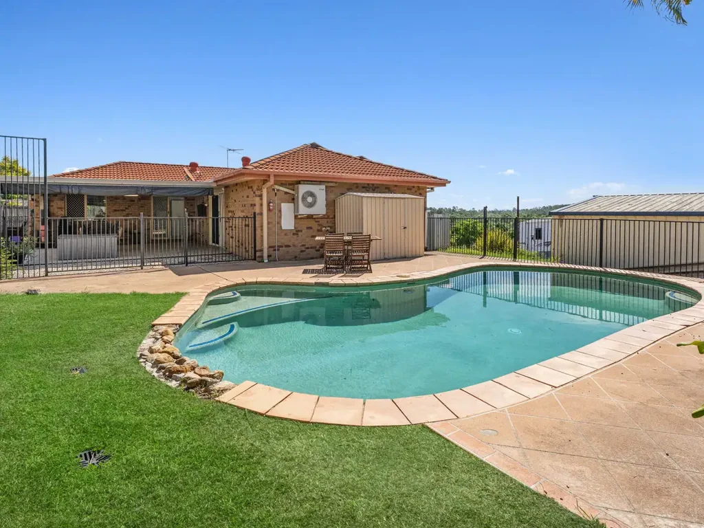 18 Bombala Court, Collingwood Park, QLD 4301