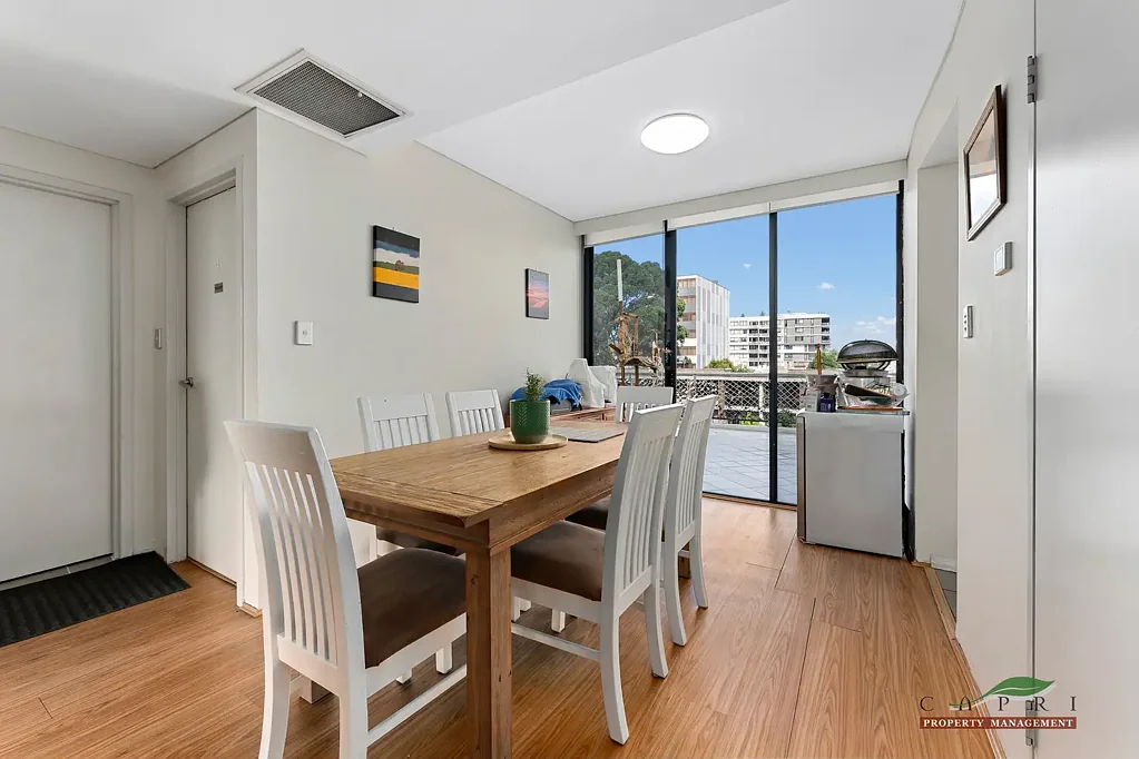 Ashfield 3બેડરૂમ Specious 3 bedroom apartment located on high level with City View