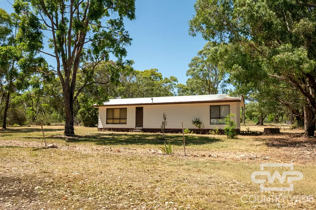 Emmaville 2房  Charming 2-Bedroom Home on 1 Acre – Peaceful Emmaville