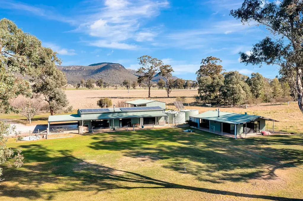 Rylstone  Peaceful Country Living with Separate Guest Cottage