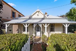 396 GEORGE ST, Windsor