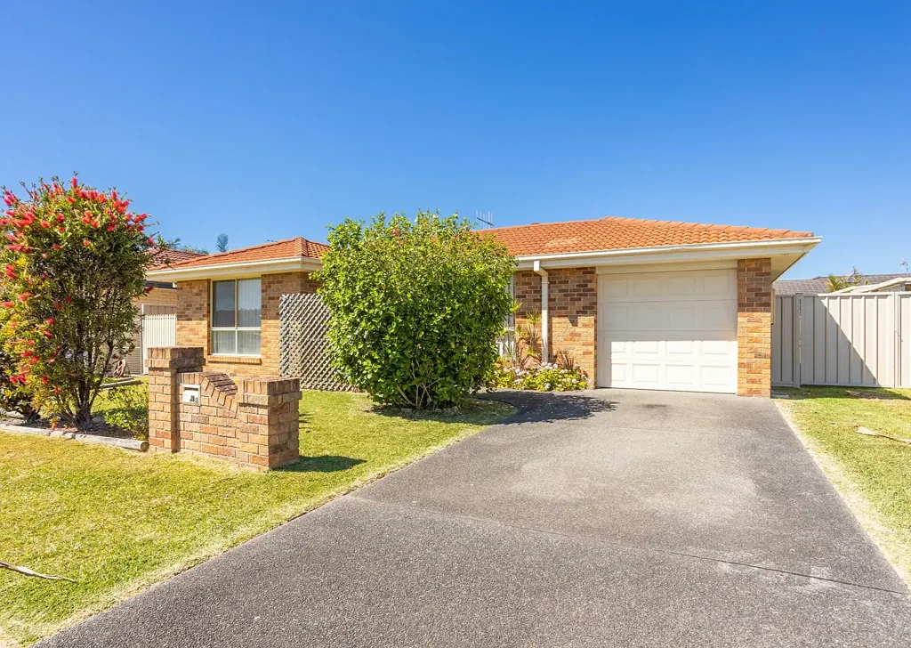 18 Albatross Way, Old Bar, NSW 2430