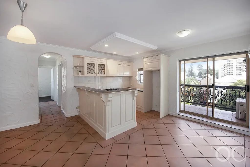 Glenelg 3ਬੈੱਡਰੂਮ Open the Door to Beachside Living with Sweeping Views