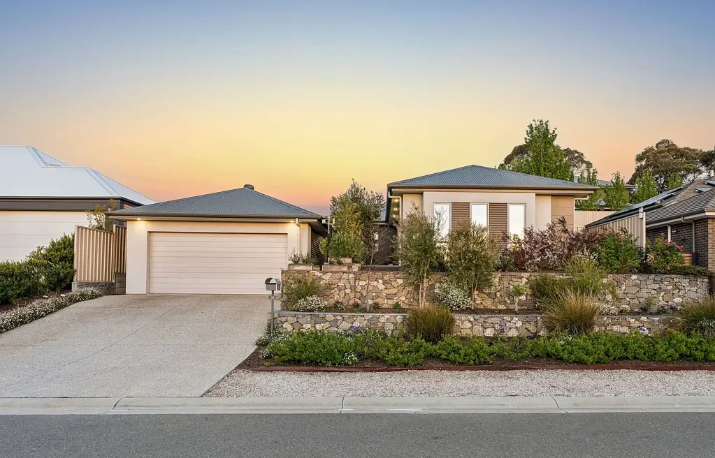 Mount Barker 3ਬੈੱਡਰੂਮ A statement of timeless architecture