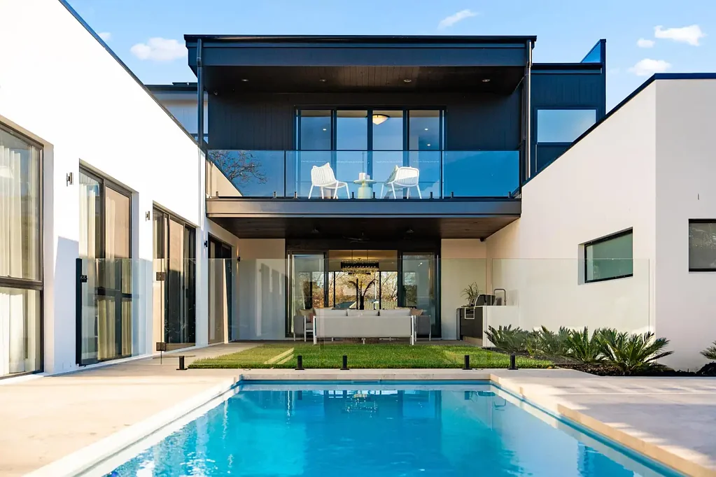 Ainslie 6房  Architectural Elegance and Peerless Luxury