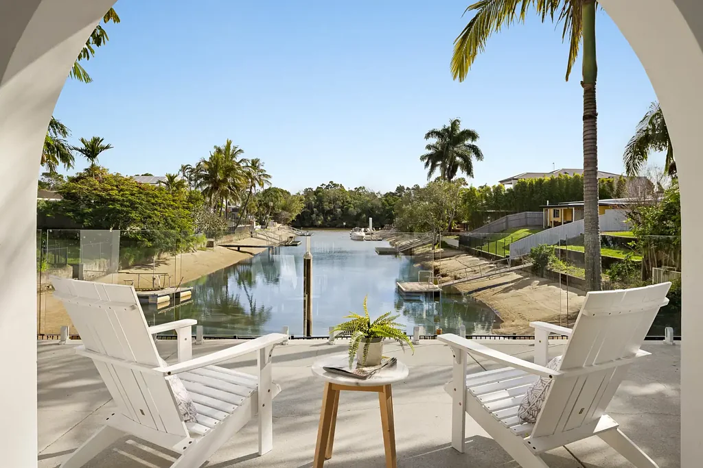 Broadbeach Waters 4બેડરૂમ Waterfront Living Seconds to the Main River