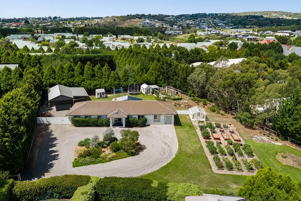 8 Oxley Crescent, Goulburn, NSW 2580
