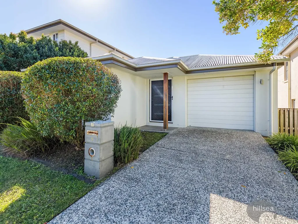 Coomera 3ห้องนอน MODERN FAMILY LIVING IN THE HEART OF GENESIS ESTATE, COOMERA