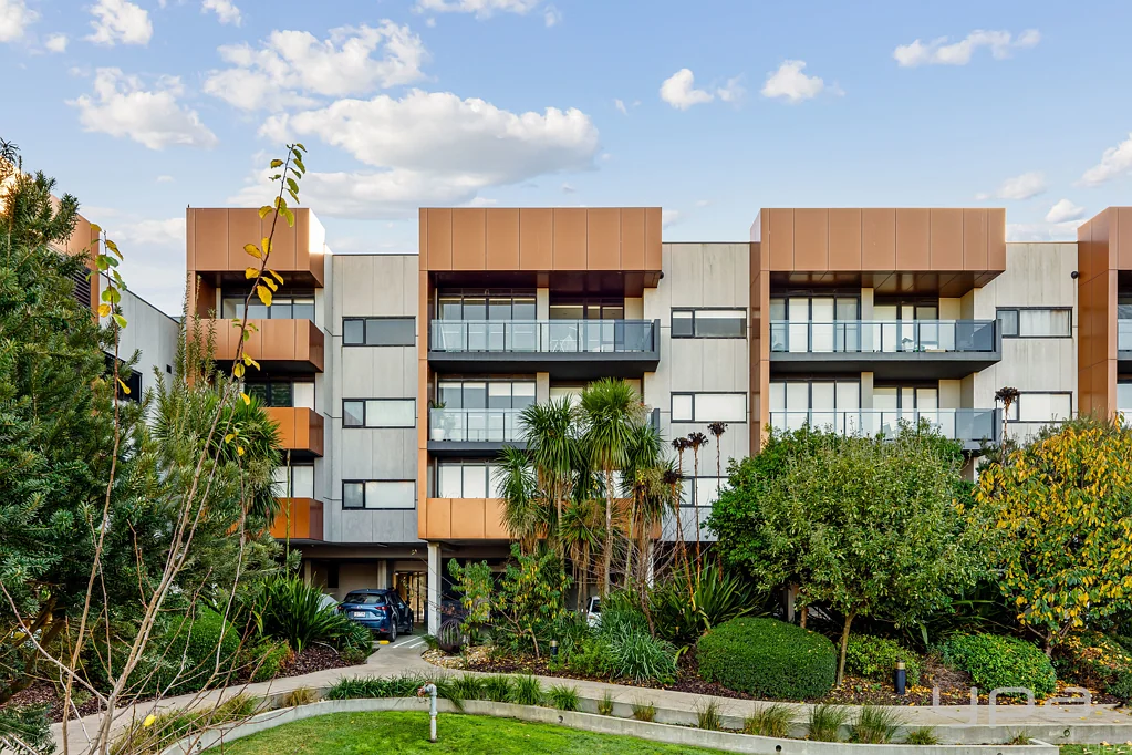 304/50 Catamaran Drive, Werribee South, VIC 3030