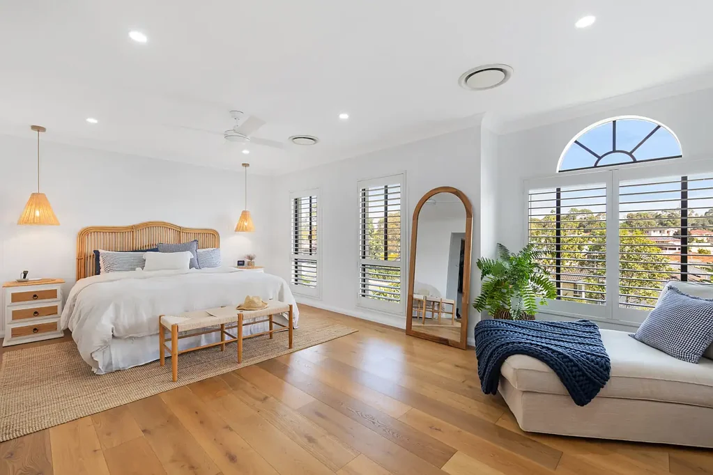 Woongarrah 5 Bedroom Magnificent !