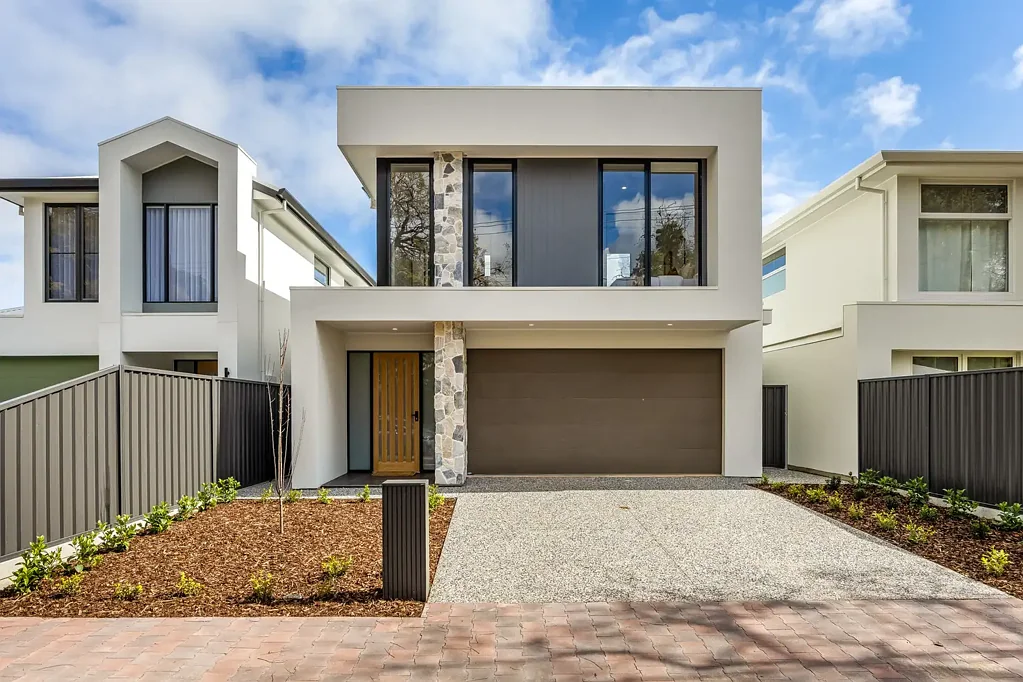 Clarence Park 4房  A brand-new benchmark with family life firmly in the frame…